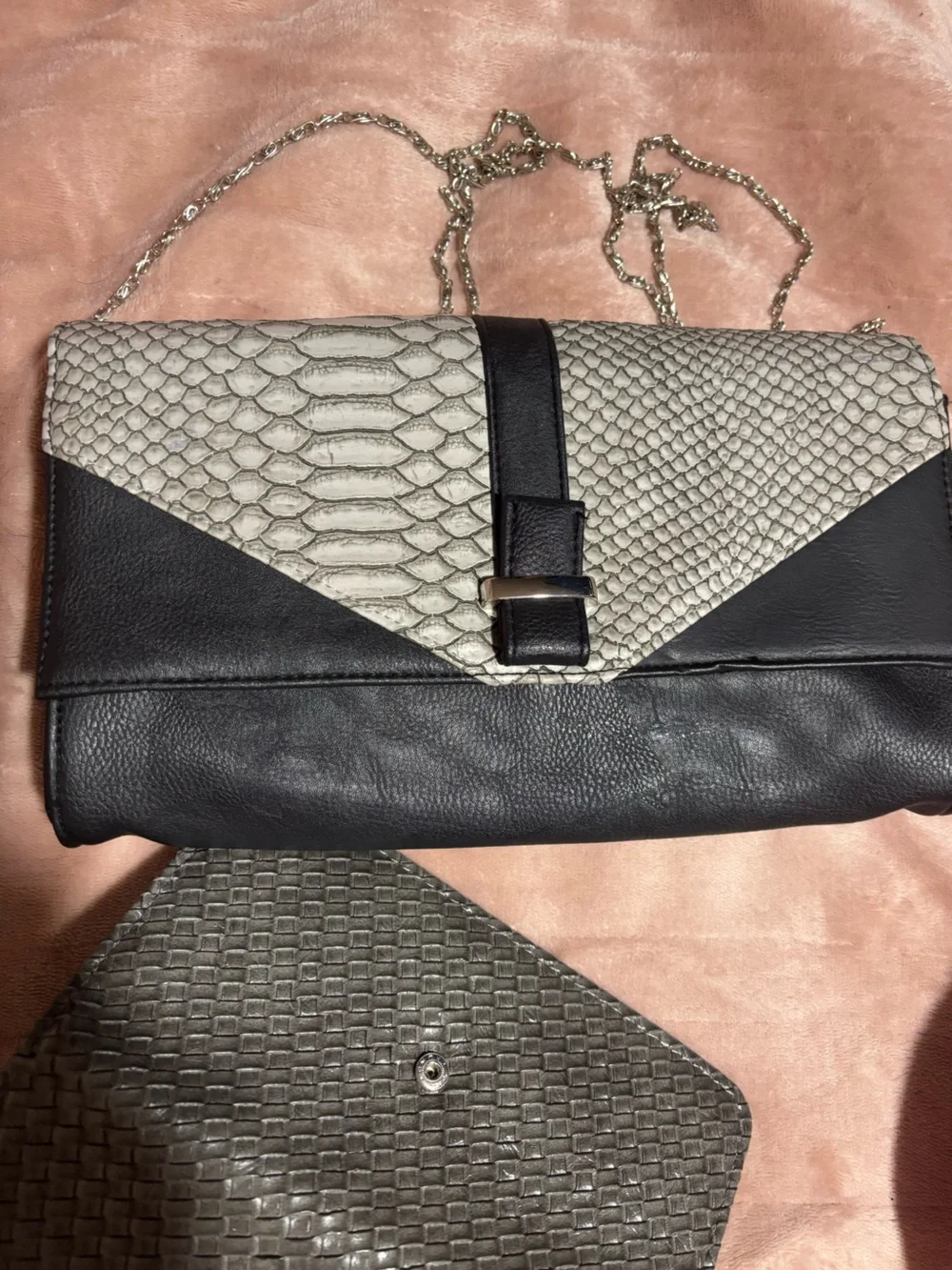 Black and Gray Snake-Texture Chain Shoulder Bag